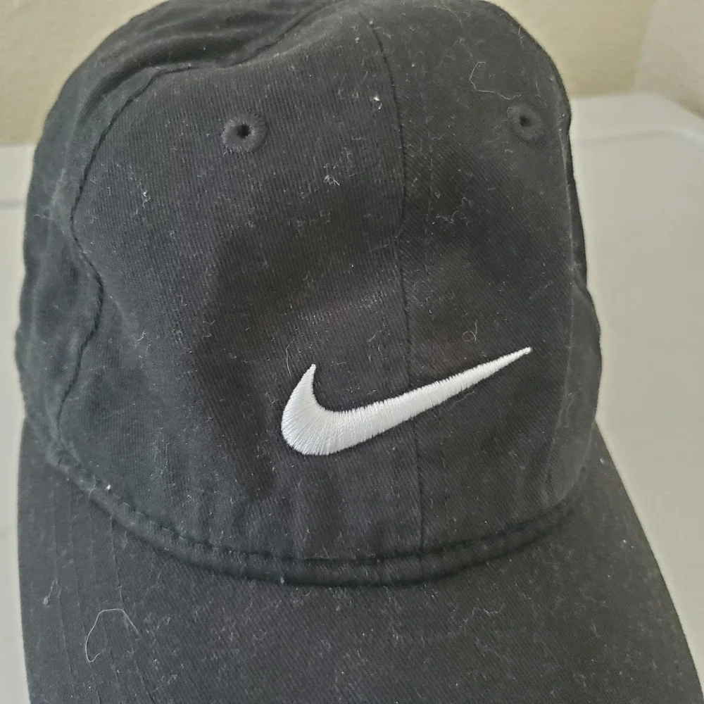 Nike Kids Heritage86 Adjustable Hat Black White Swoosh Logo Cap 2319-023